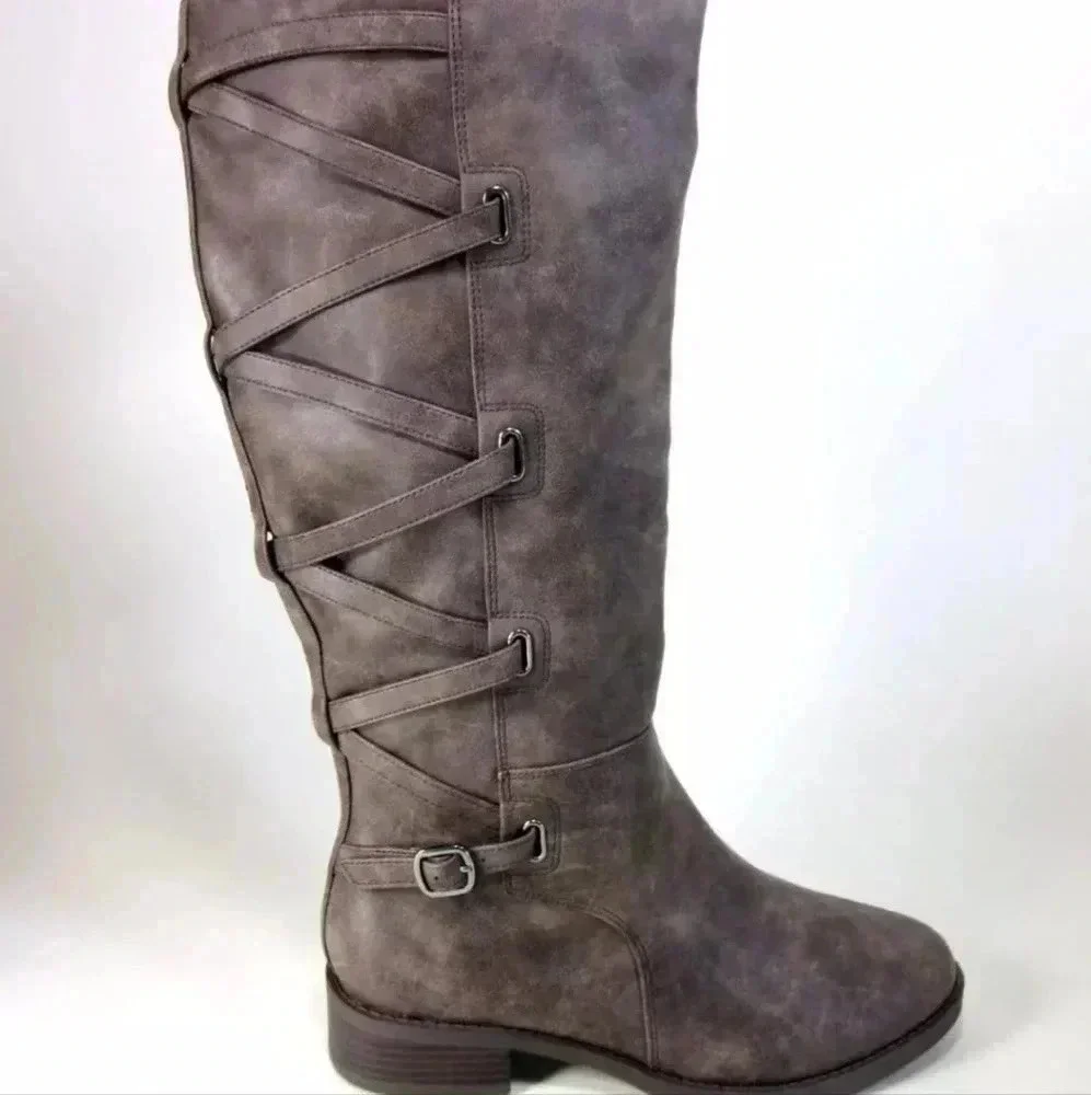 Journee Women's Boots Size 7.5 Brown